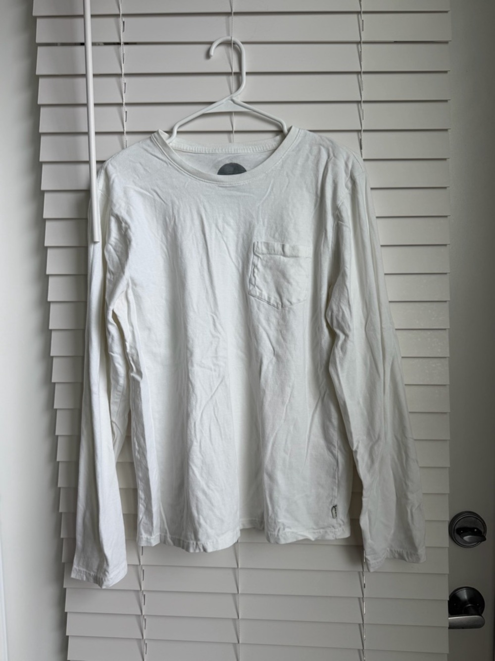 Lucky Brand Men's White Long-Sleeve Pocket Tee